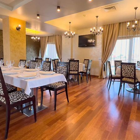 Hotel Tolea Targoviste Luaran gambar