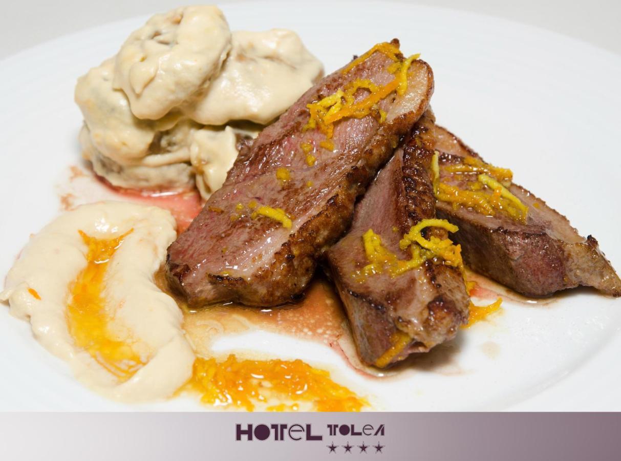 Hotel Tolea Targoviste Luaran gambar