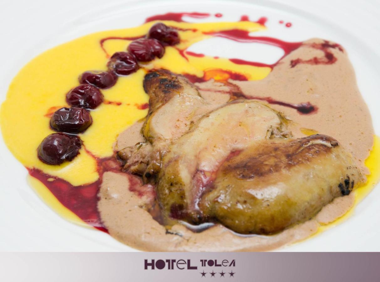 Hotel Tolea Targoviste Luaran gambar
