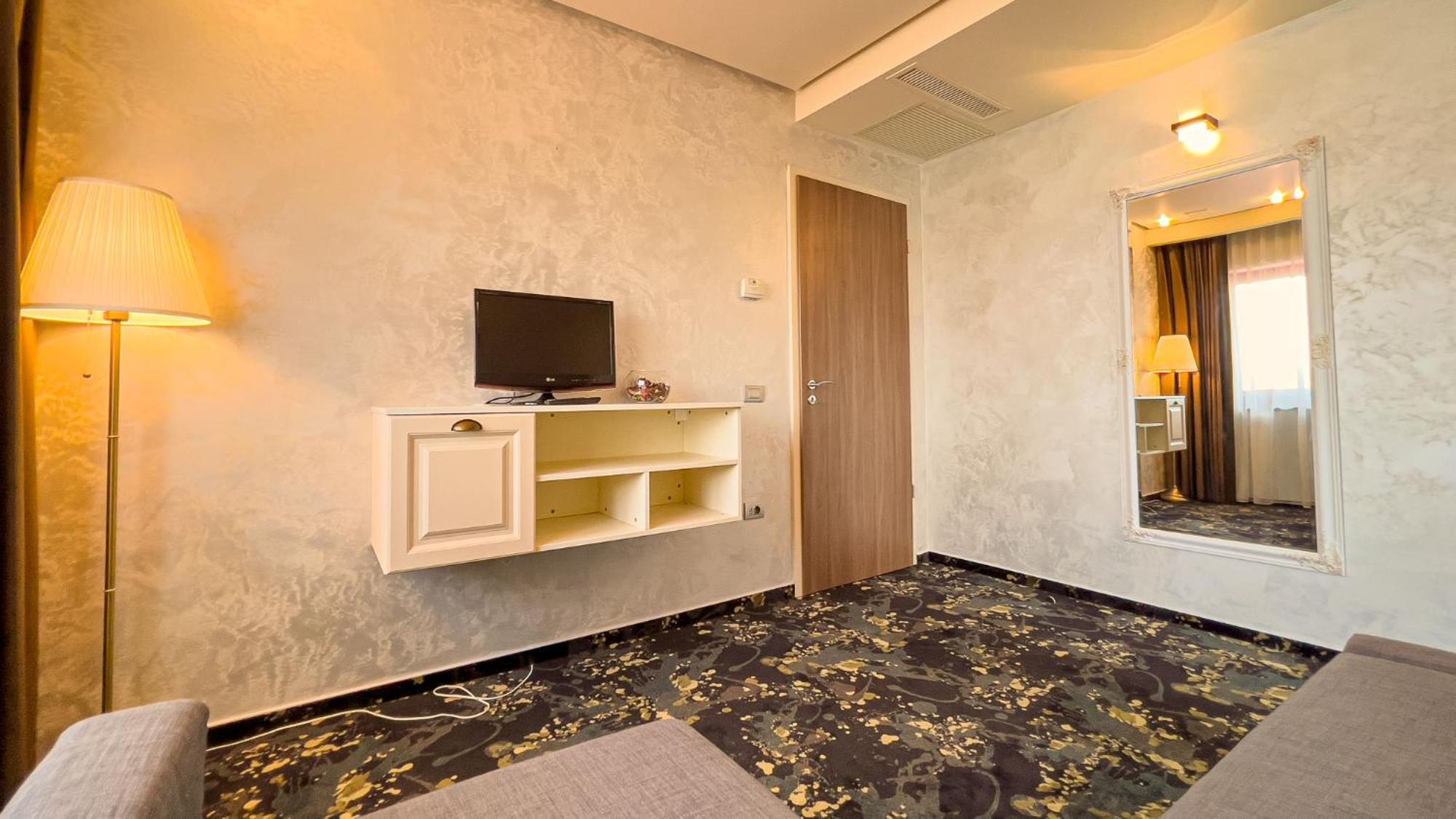 Hotel Tolea Targoviste Luaran gambar