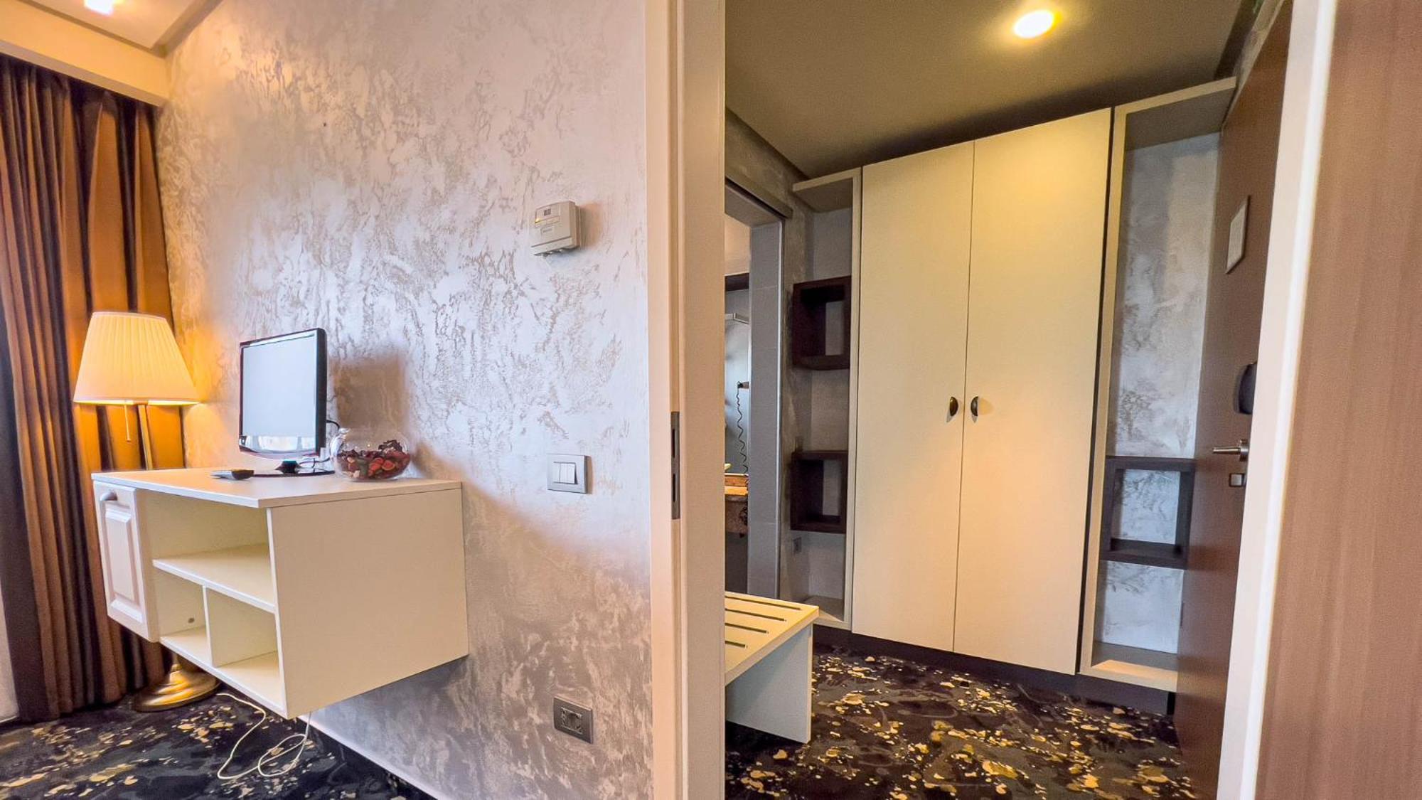 Hotel Tolea Targoviste Luaran gambar