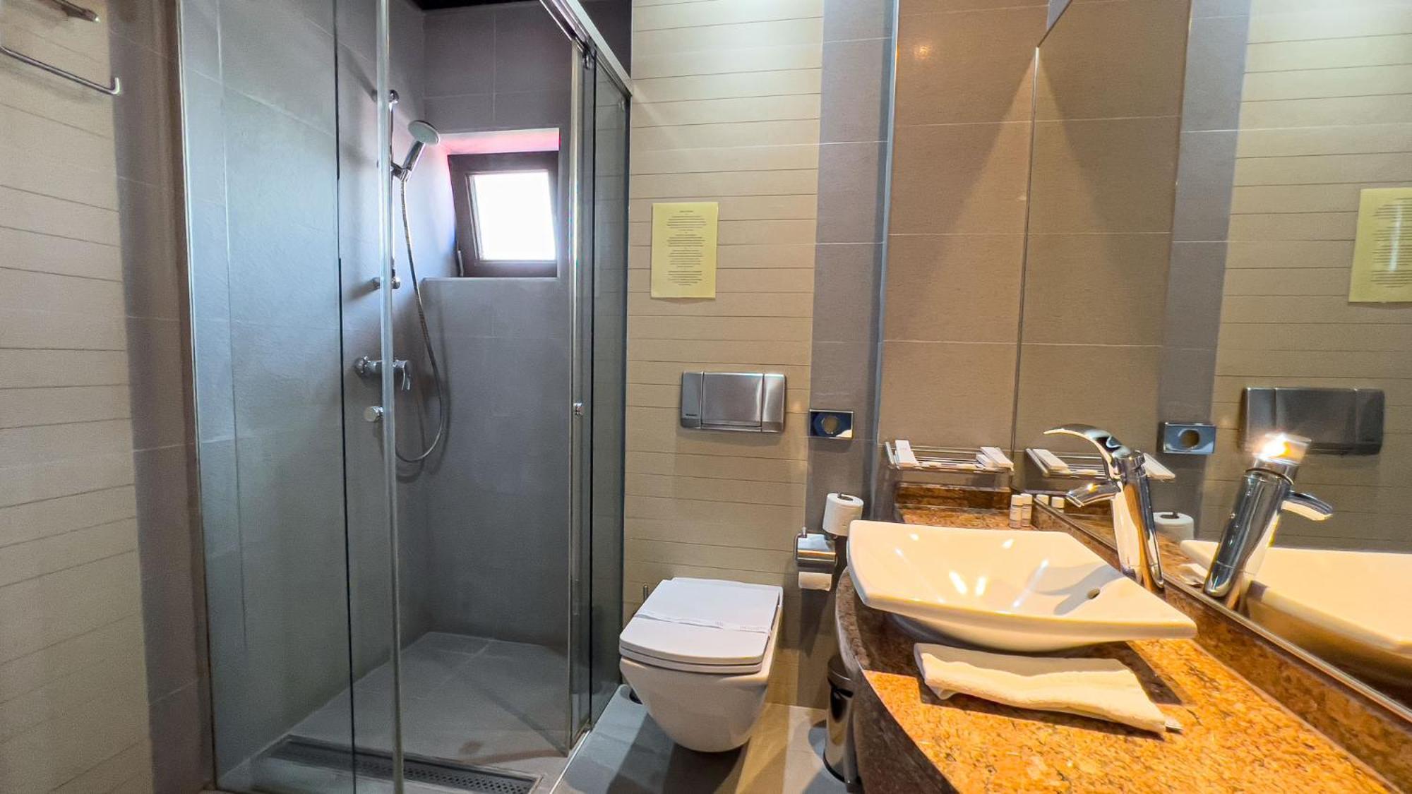 Hotel Tolea Targoviste Luaran gambar
