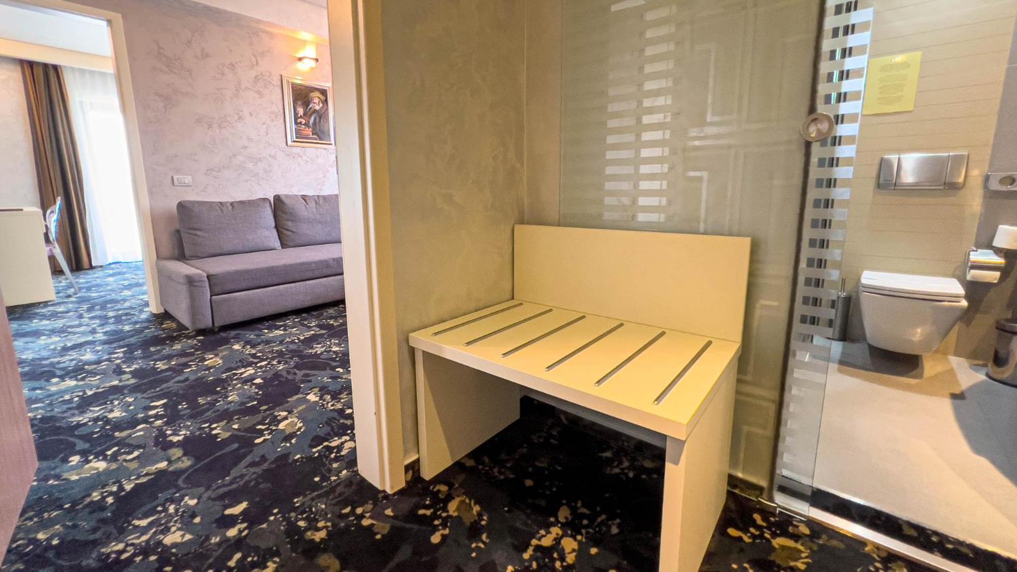 Hotel Tolea Targoviste Luaran gambar