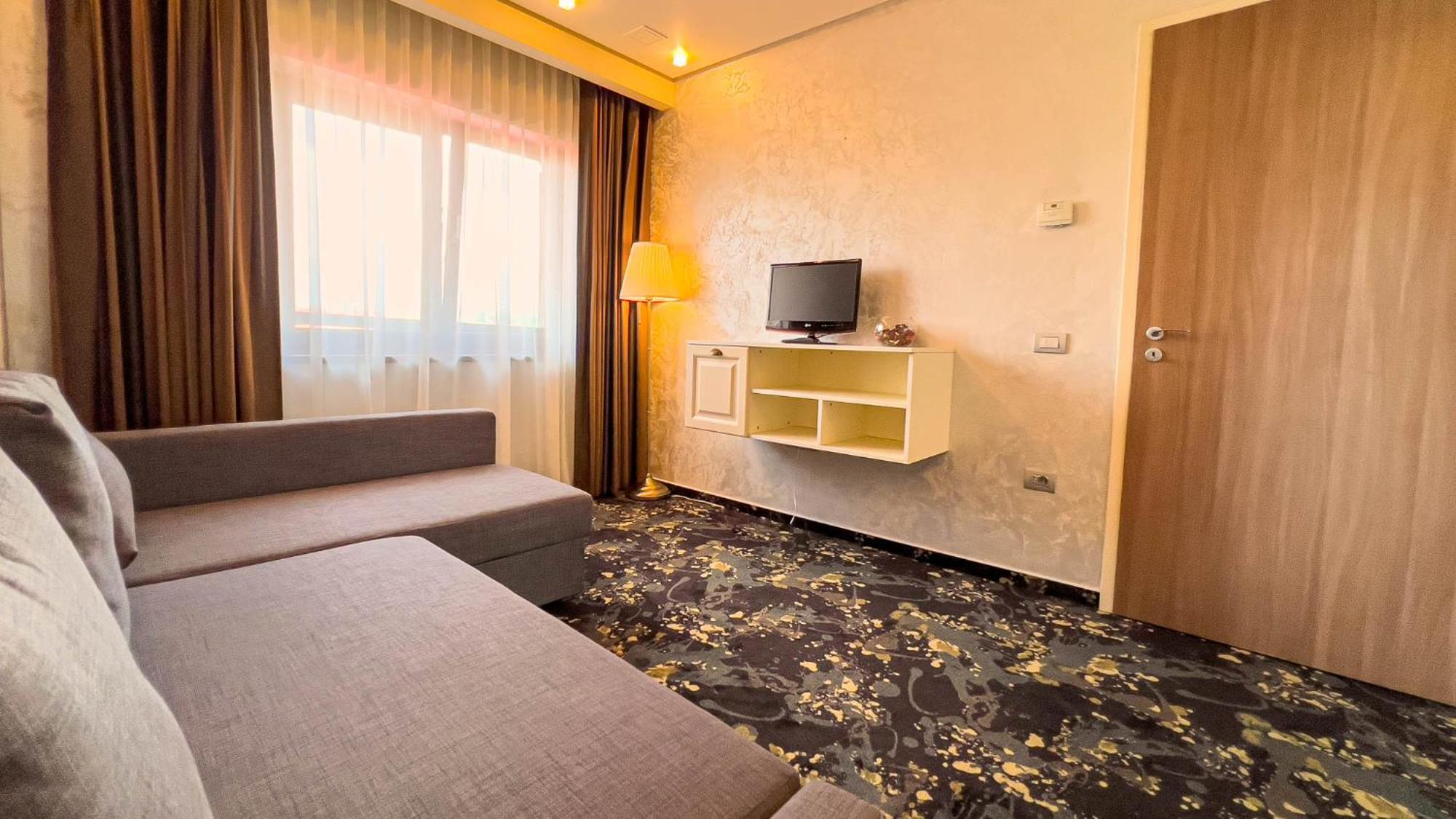 Hotel Tolea Targoviste Luaran gambar