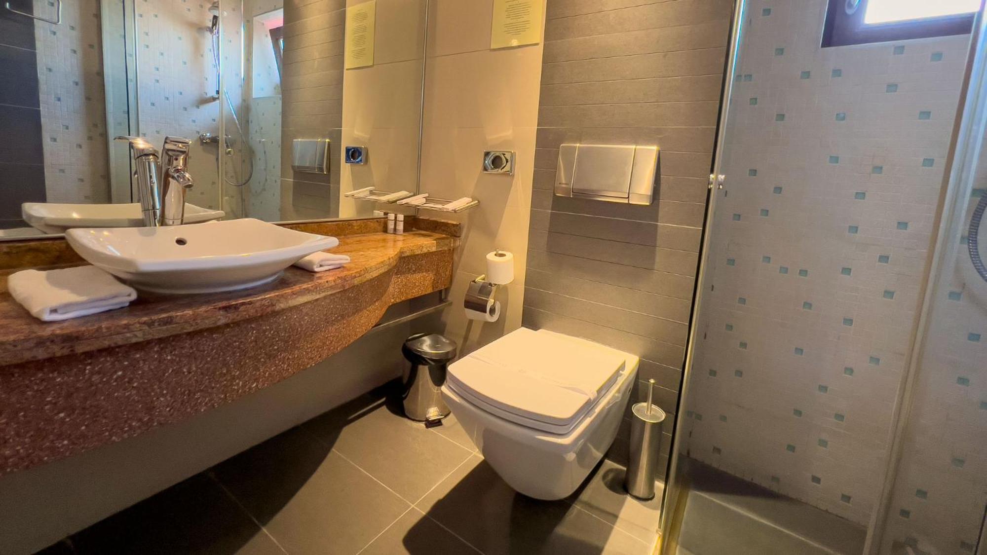 Hotel Tolea Targoviste Luaran gambar