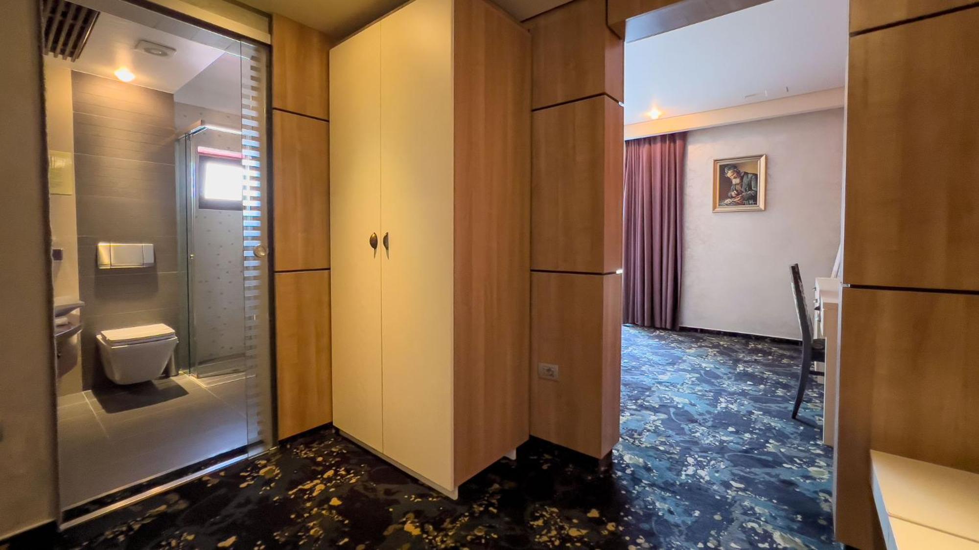 Hotel Tolea Targoviste Luaran gambar